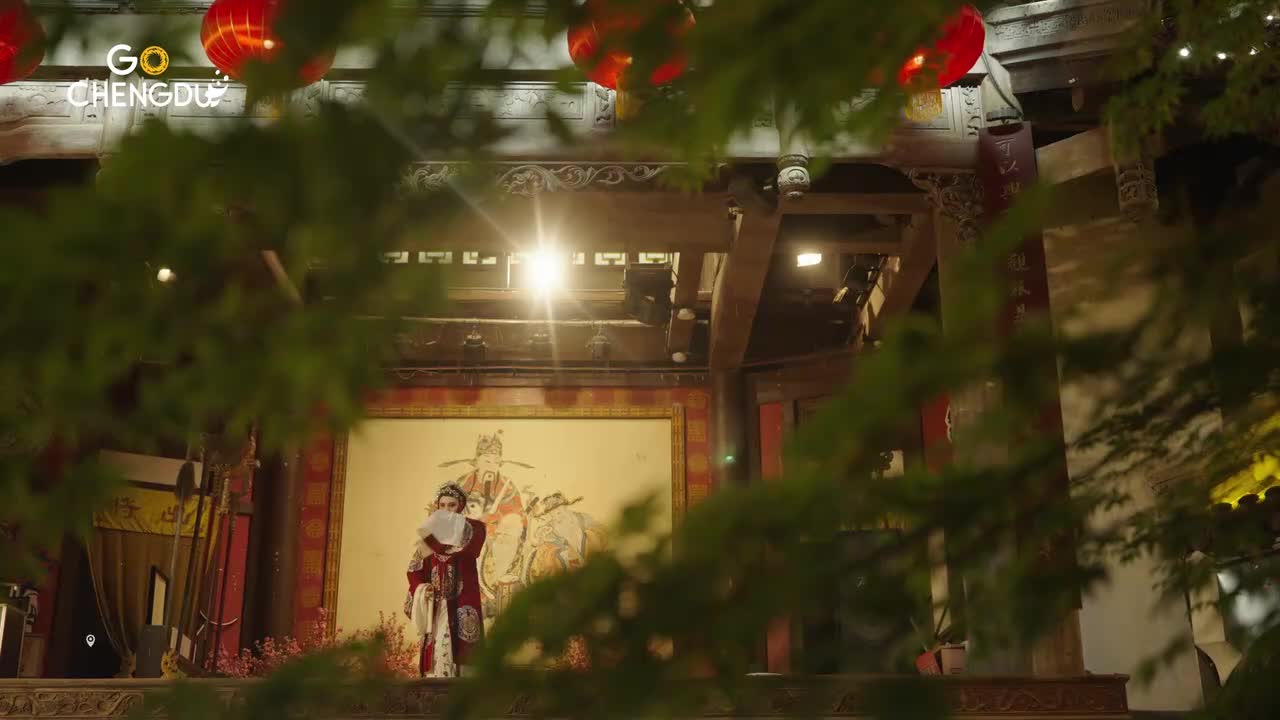 《锦里戏台来了个洋穆桂英》