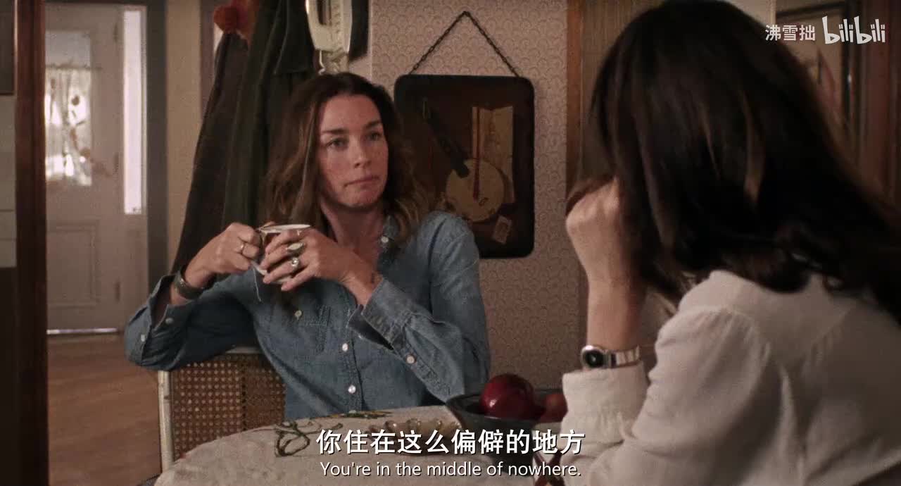 28-2【墨绿色圆领衫被剪成无袖】和伊莱扎在车上 闲聊（很漂亮！）