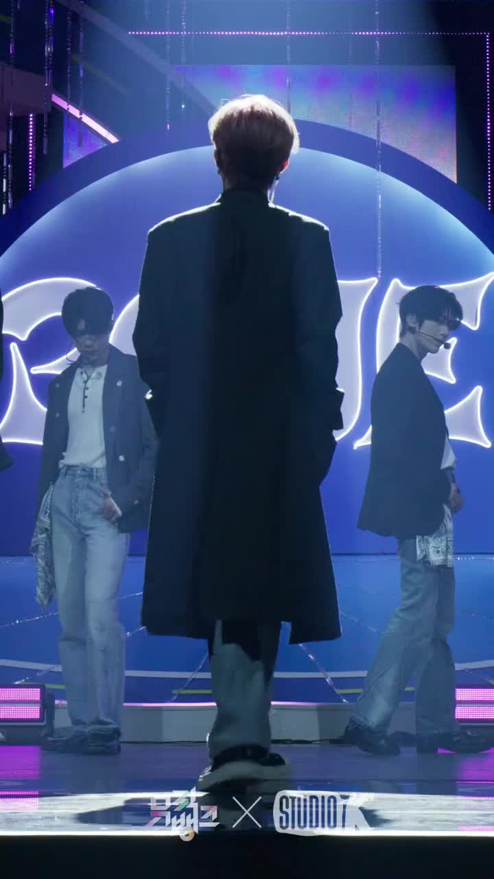 250228 BLUE 音乐银行