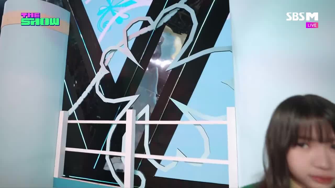 250304 SBS The Show Hearts2Hearts - The Chase