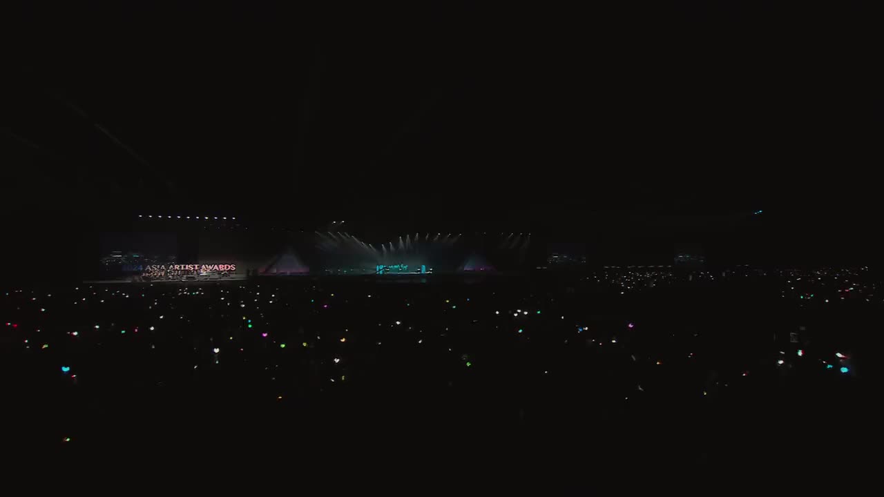 【4K60帧】NewJeans 'Supernatural (圣诞特别版)' (Asia Artist Awards) 241227