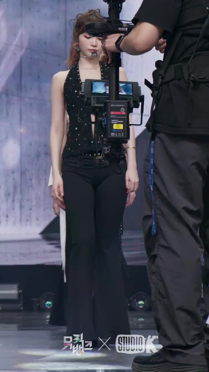 许允真 HUH YUNJIN - Come Over 竖版直拍