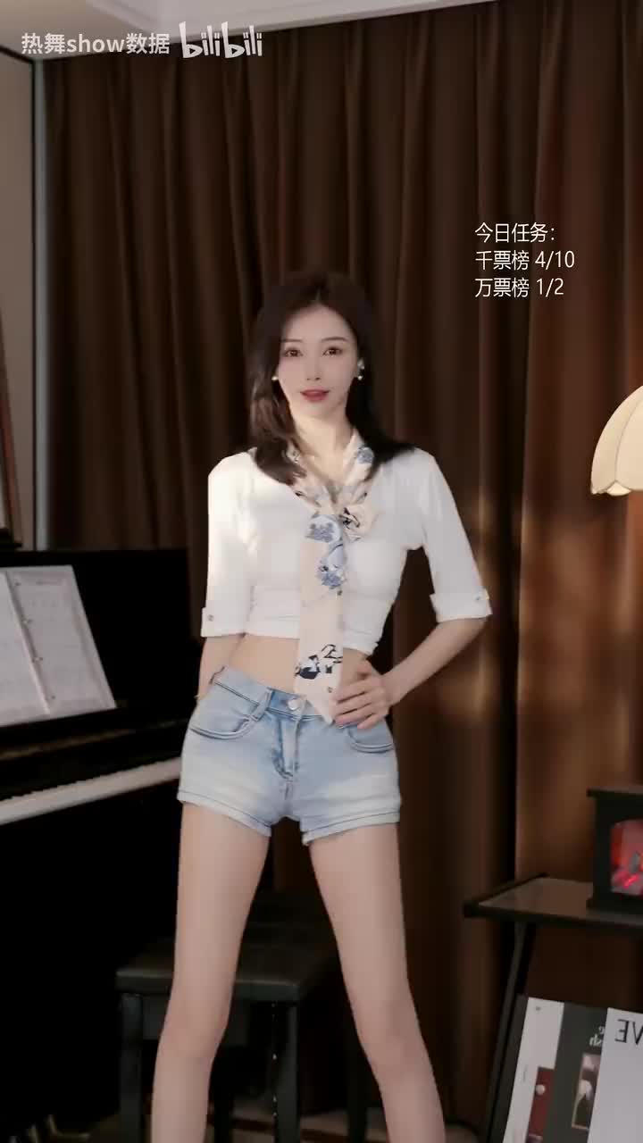 会转身了多次/高跟鞋！ 2025-04-16