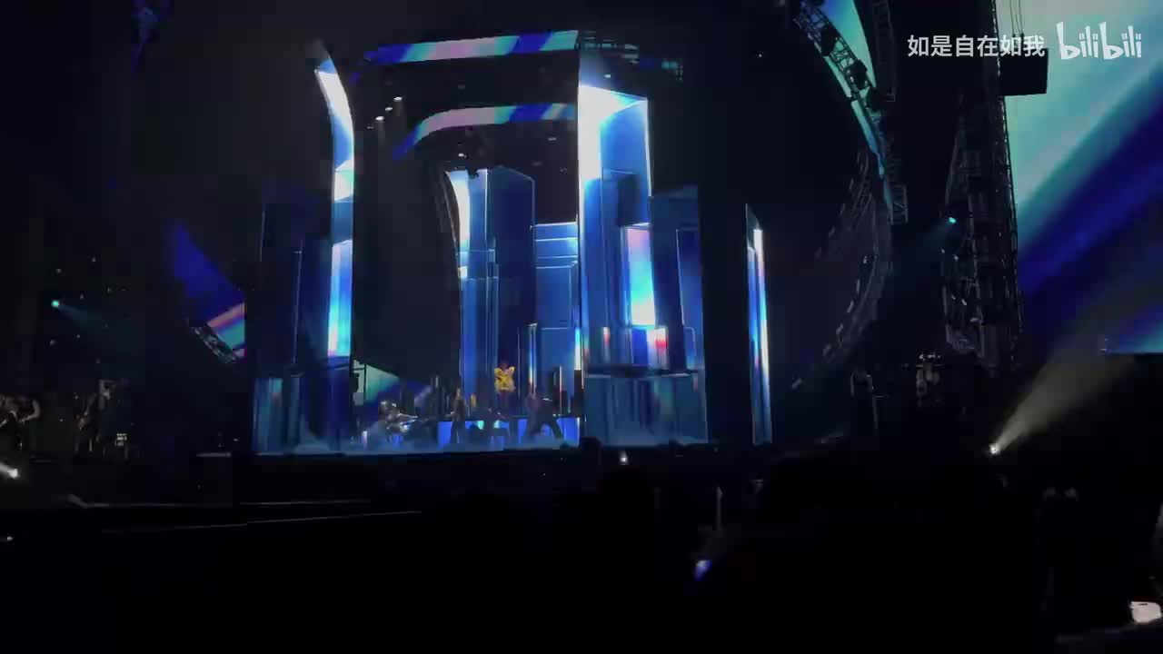 劈你的雷正在路上～睫毛弯弯～心电心～彩虹的微笑