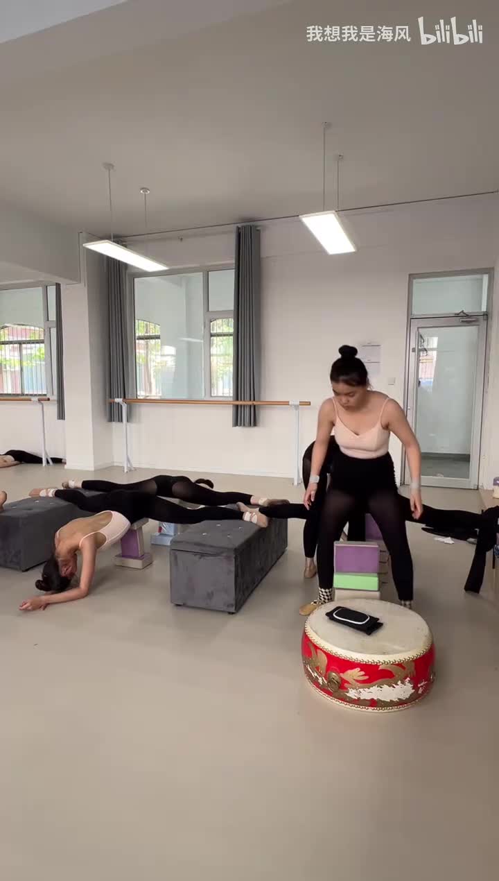 丘轲舞蹈艺考(艺承26届舞蹈招生中)_2025-06-12_09-52-56_000