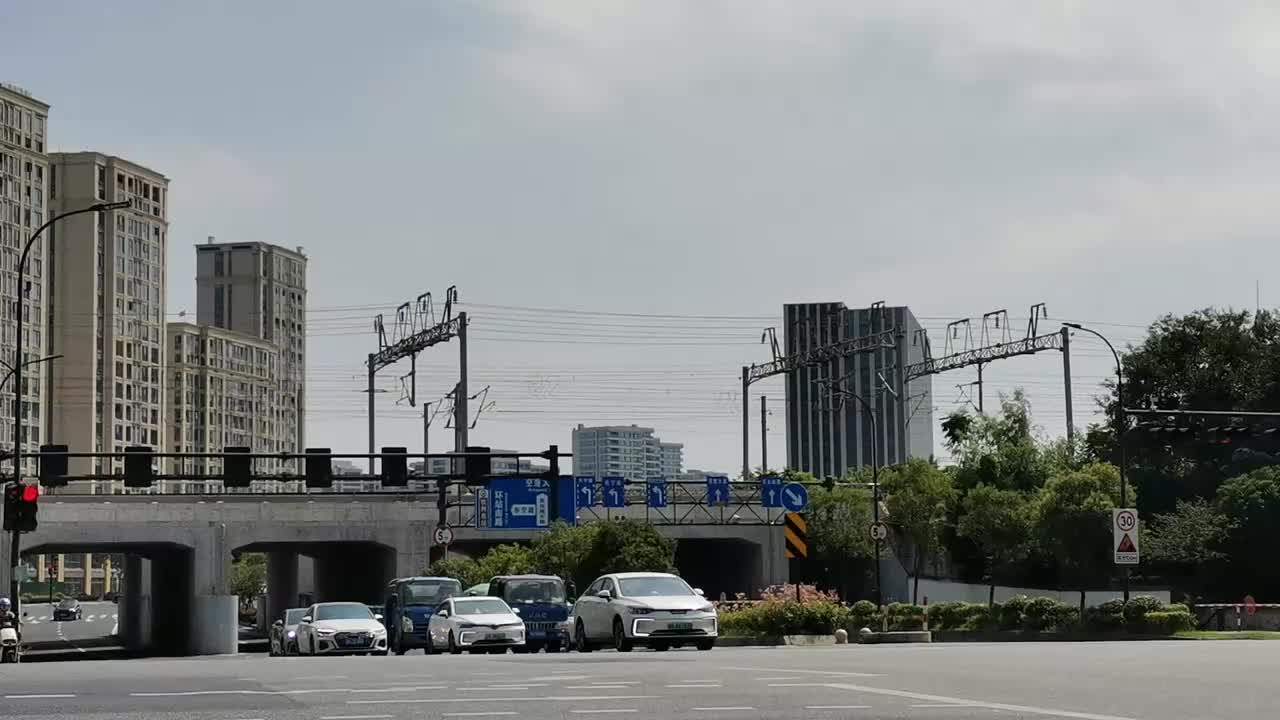 202507051010 德信·御临云峰门口十字路口