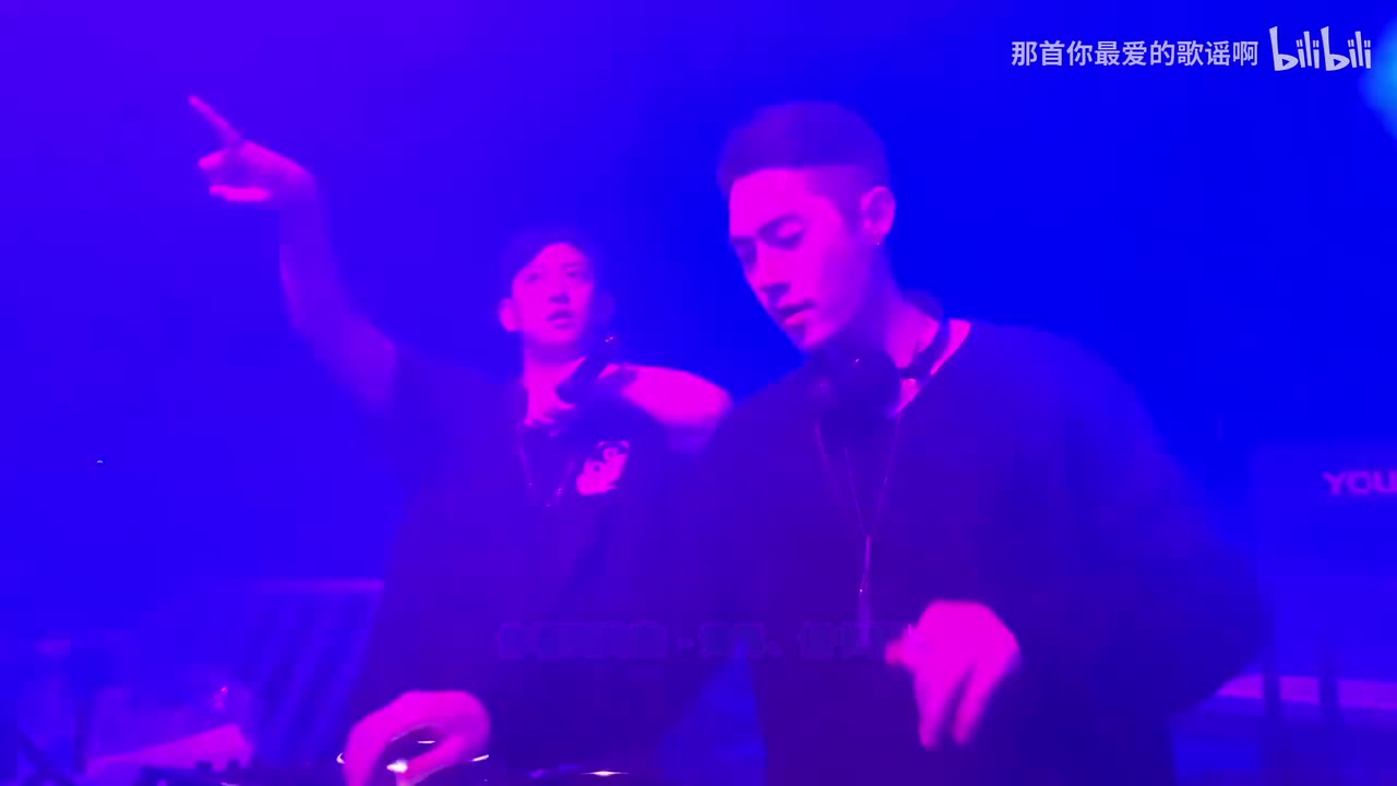 042. 你看到的我 (DJ版) - 黄勇、任书怀