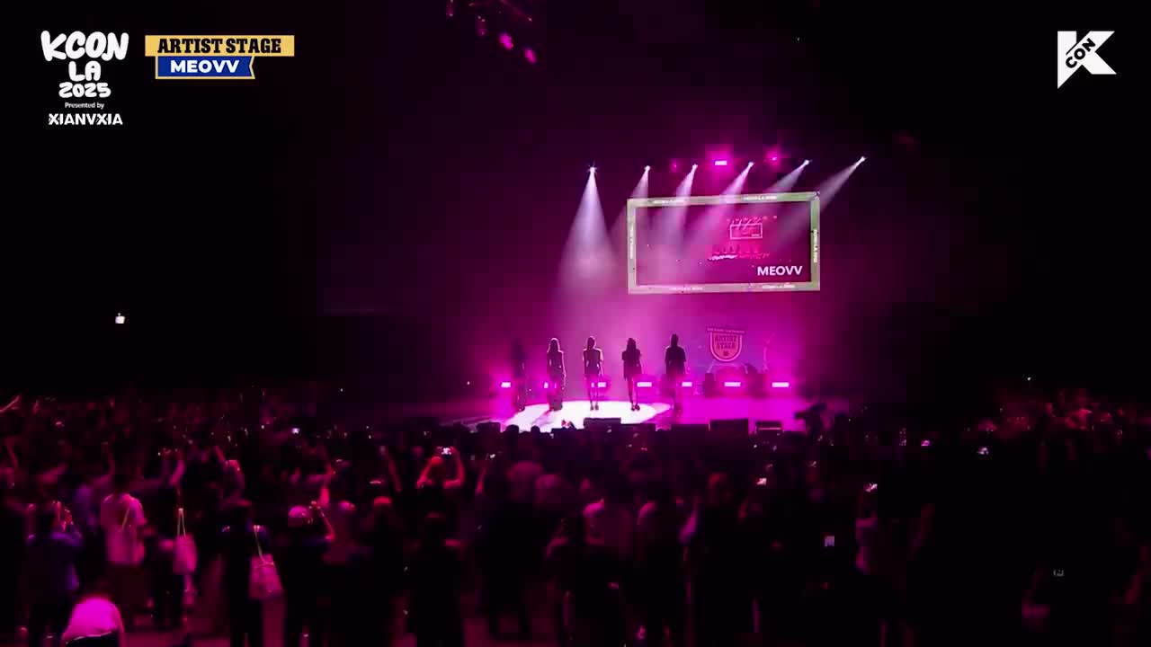 250803 KCON HANDS UP