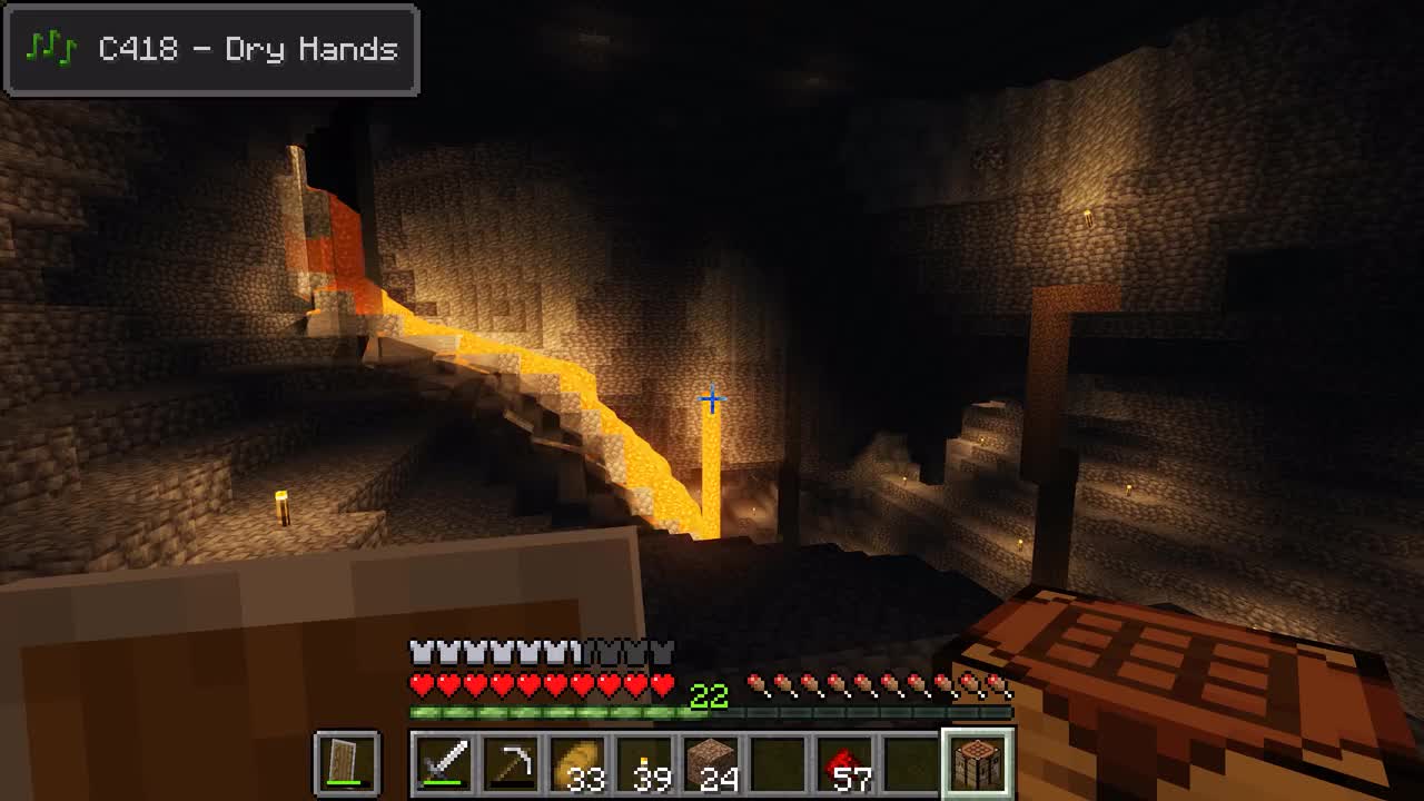 拍拍肩头衣角微脏