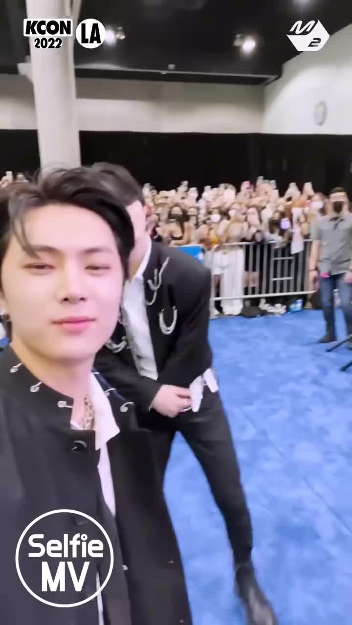 220829Kcon马甲背头竖屏