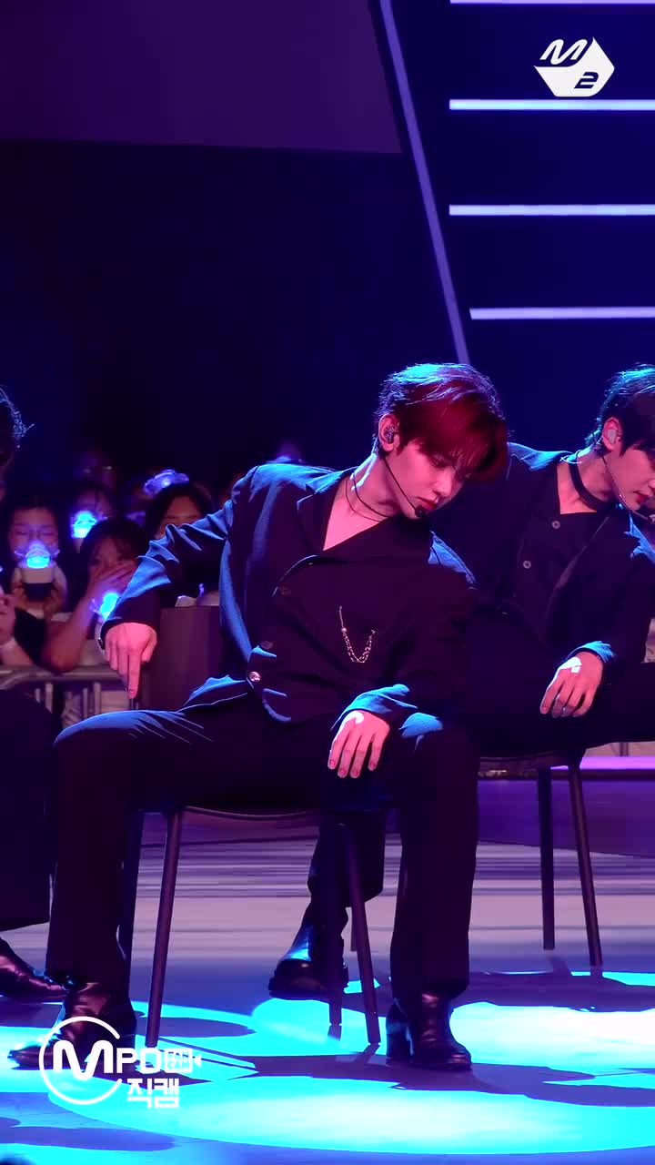 250901回归秀 蕾丝西装