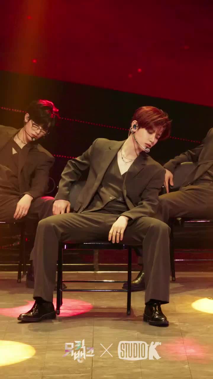 250905音银 灰西装断眉太帅了