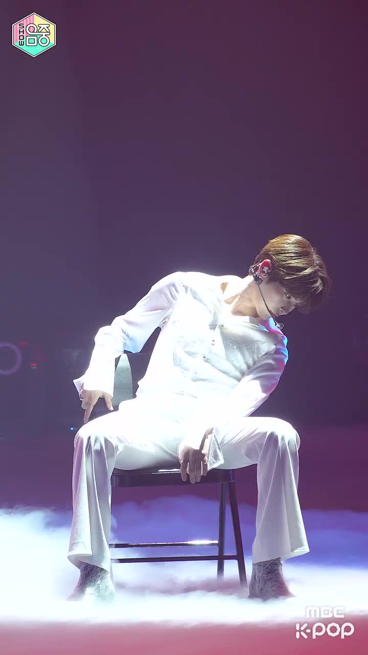 成韩彬‹竖拍›