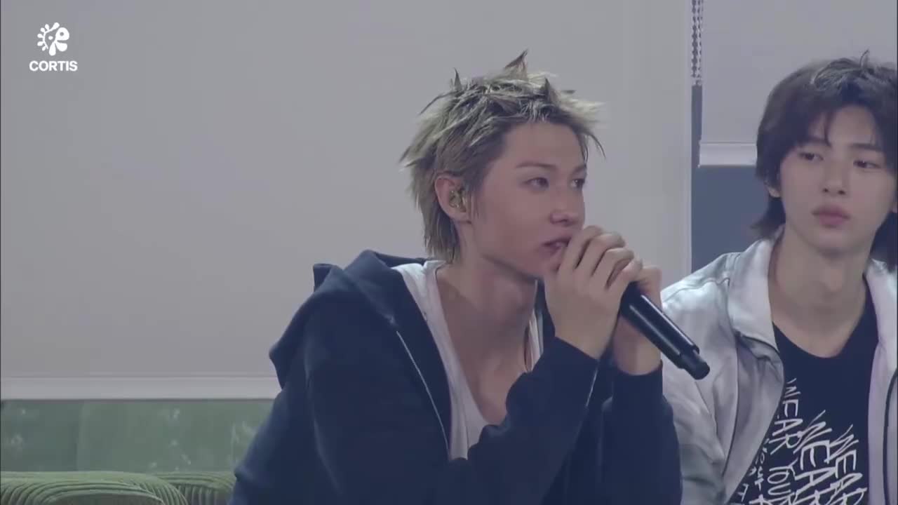 现场清唱一小段