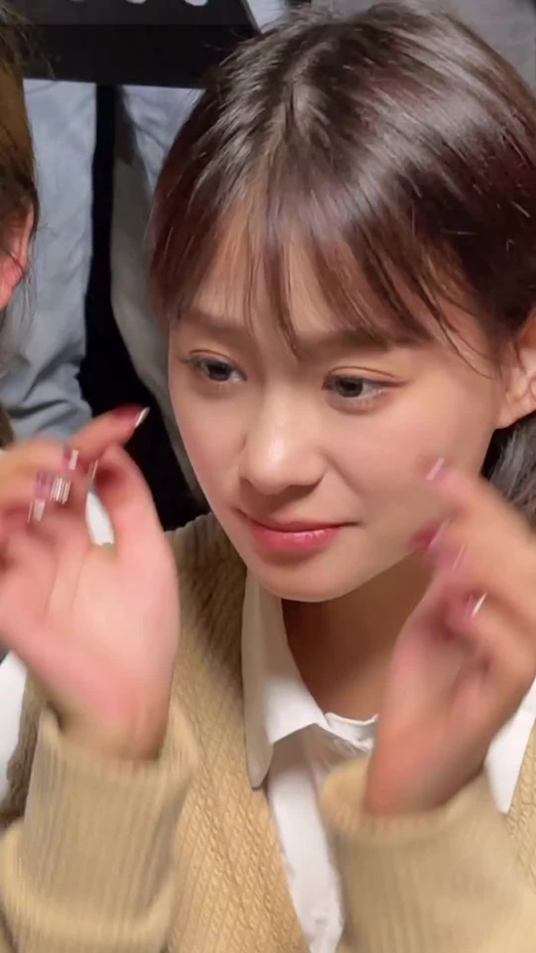 爱不爱她我都是路人甲素颜原相机全网笑容最治愈女孩小阿七