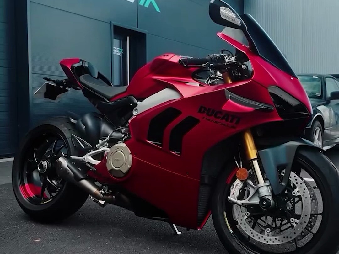 摩托车改色贴膜