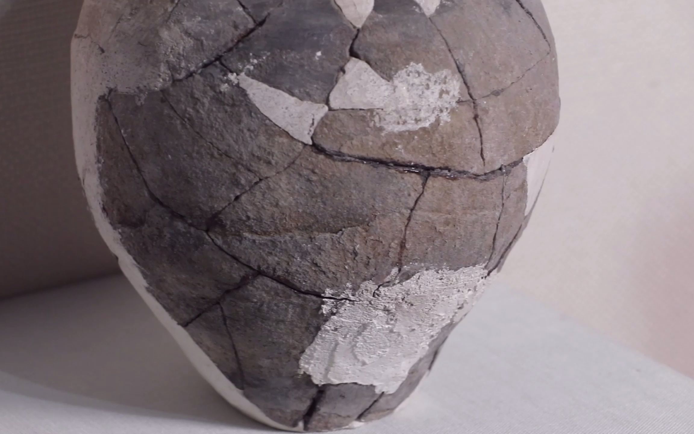 文物鉴赏九龙山文化灰陶罐