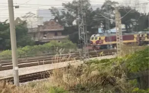 Скачать видео: 火车视频 南广线乘高铁看火车 宁局柳段DF4D花老虎3110 3111 3294 DF4C 4271 4166