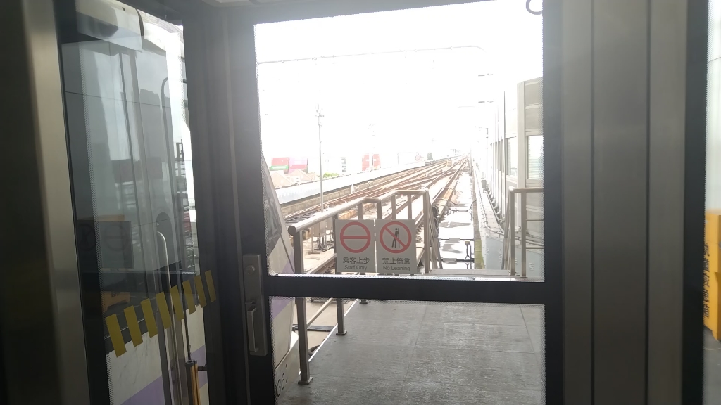 上海地铁10号线 热带鱼10a01 10036 双江路出站 开往基隆路方向
