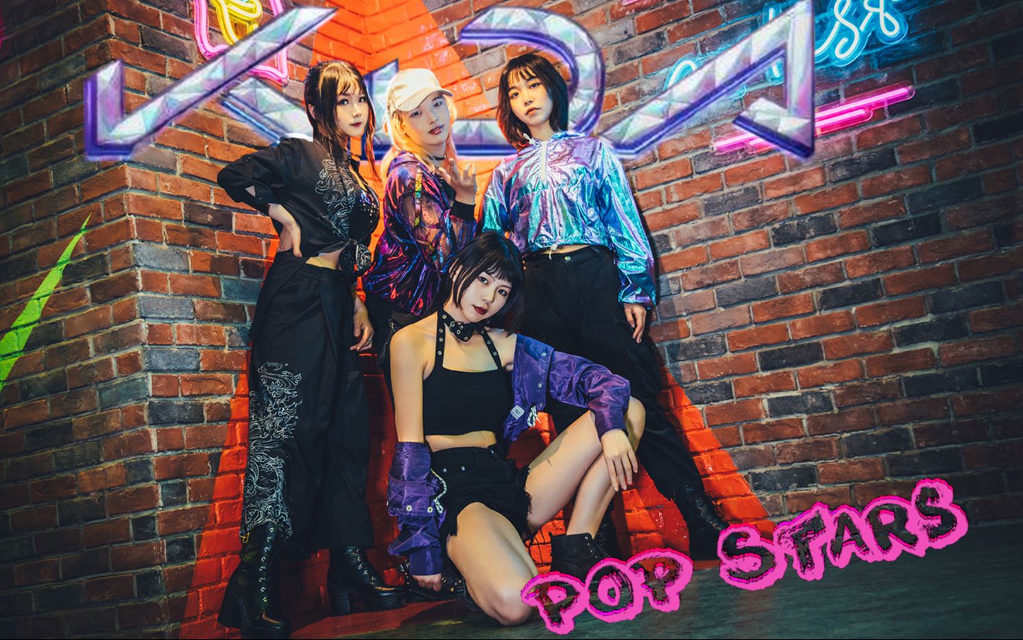 初投稿kdapopstars四人组商场走廊里的群魔乱舞