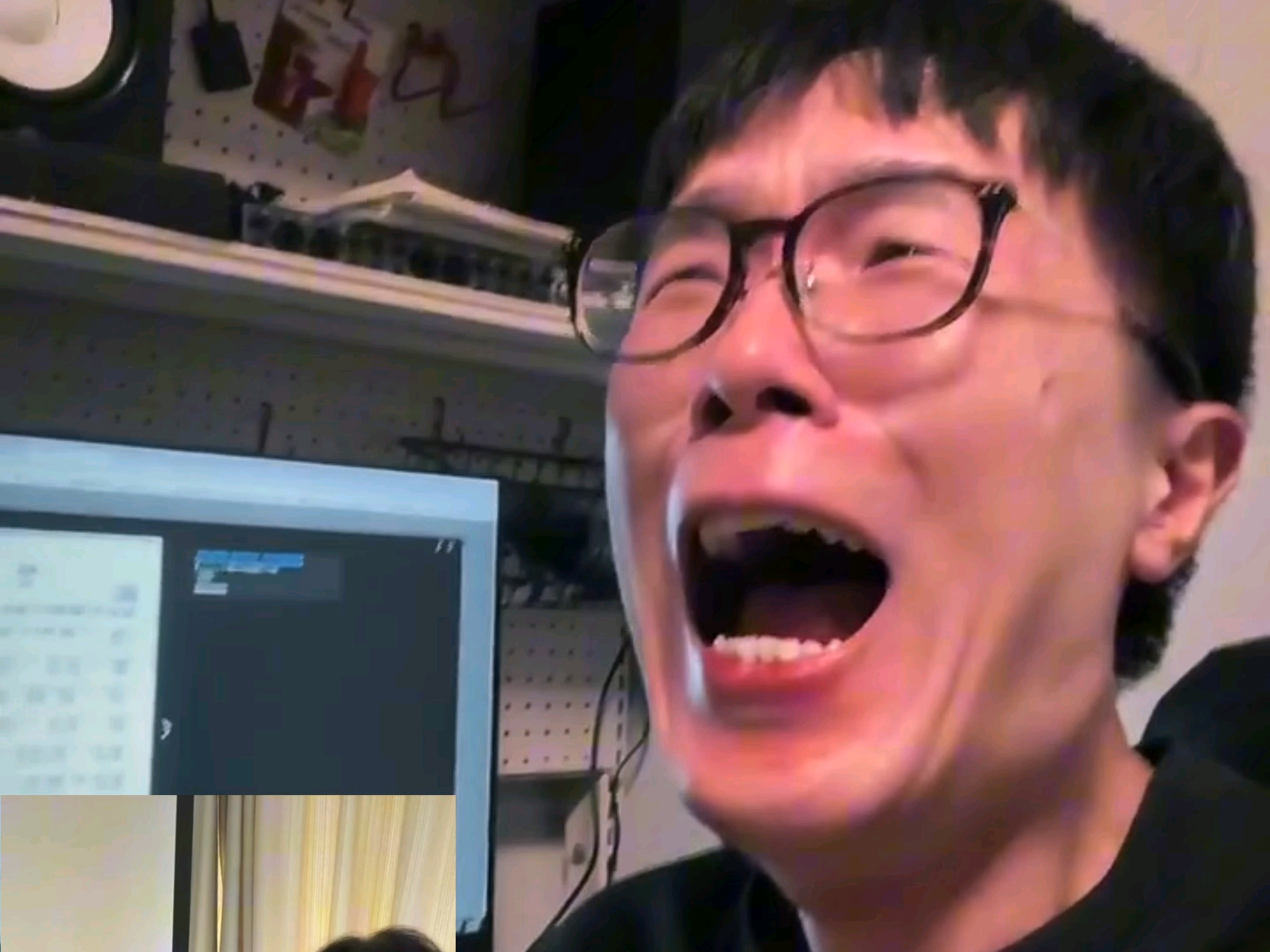 口琴吞下去了海报