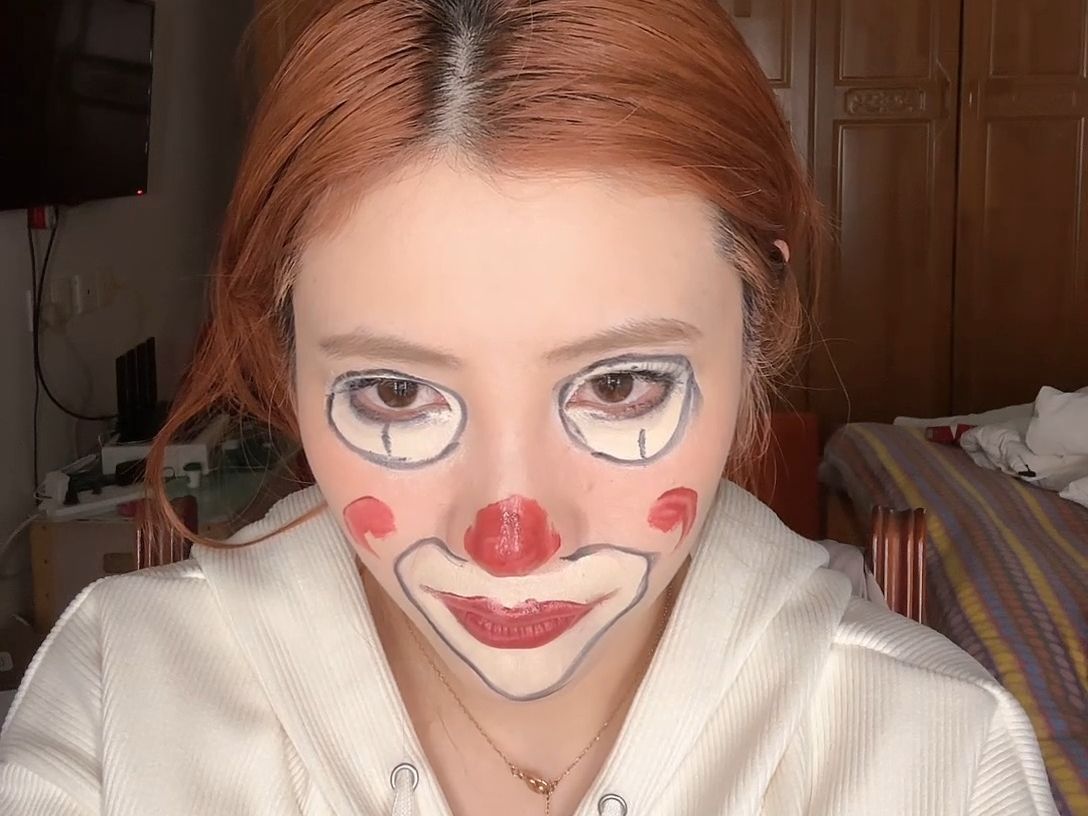 【章鱼妹】直播化妆,真心话旋涡局(粘滞鱼干拉黑),画脸局2024-02-11