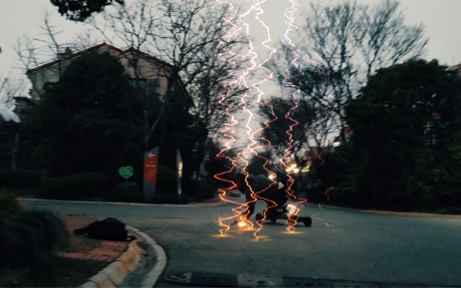 搞完睡觉!#滑板漂移#backfire电动滑板#舞光拾色