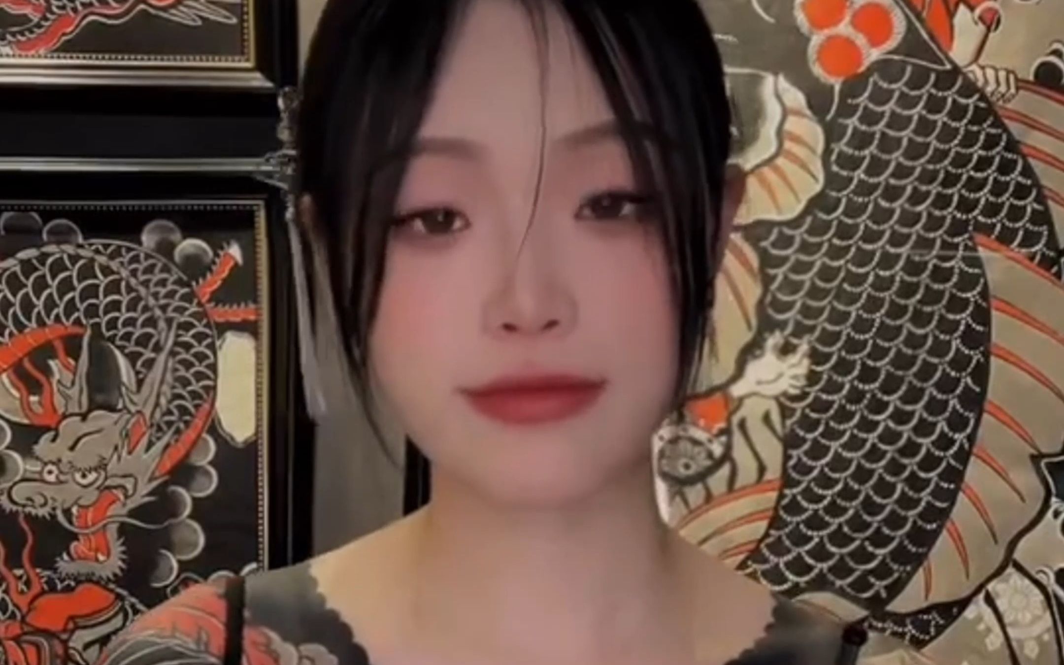 纹身师小姐姐