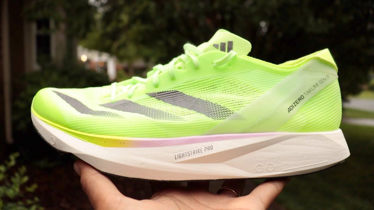 我穿着adidas takumi sen 10跑出了10公里个人最佳成绩.