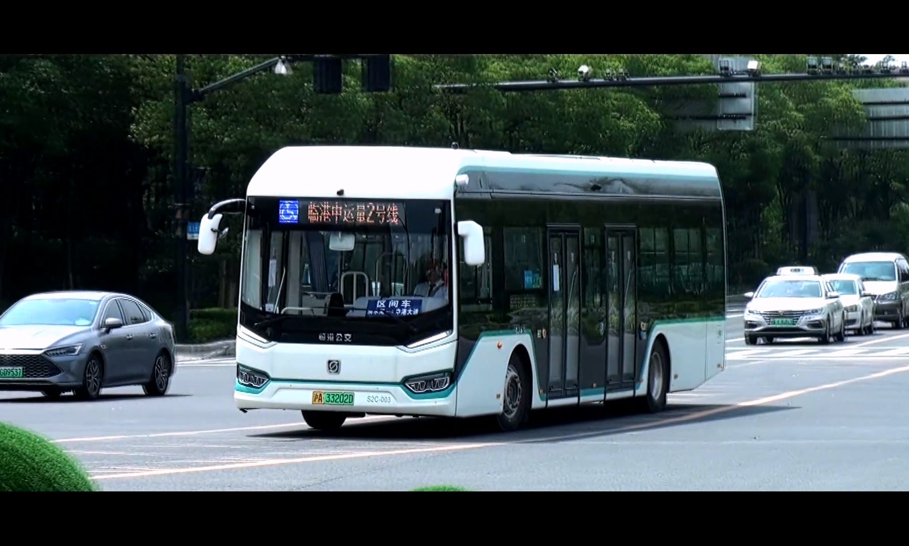 上海公交 临港公交 临港中运量2号线区间车 s2c-003