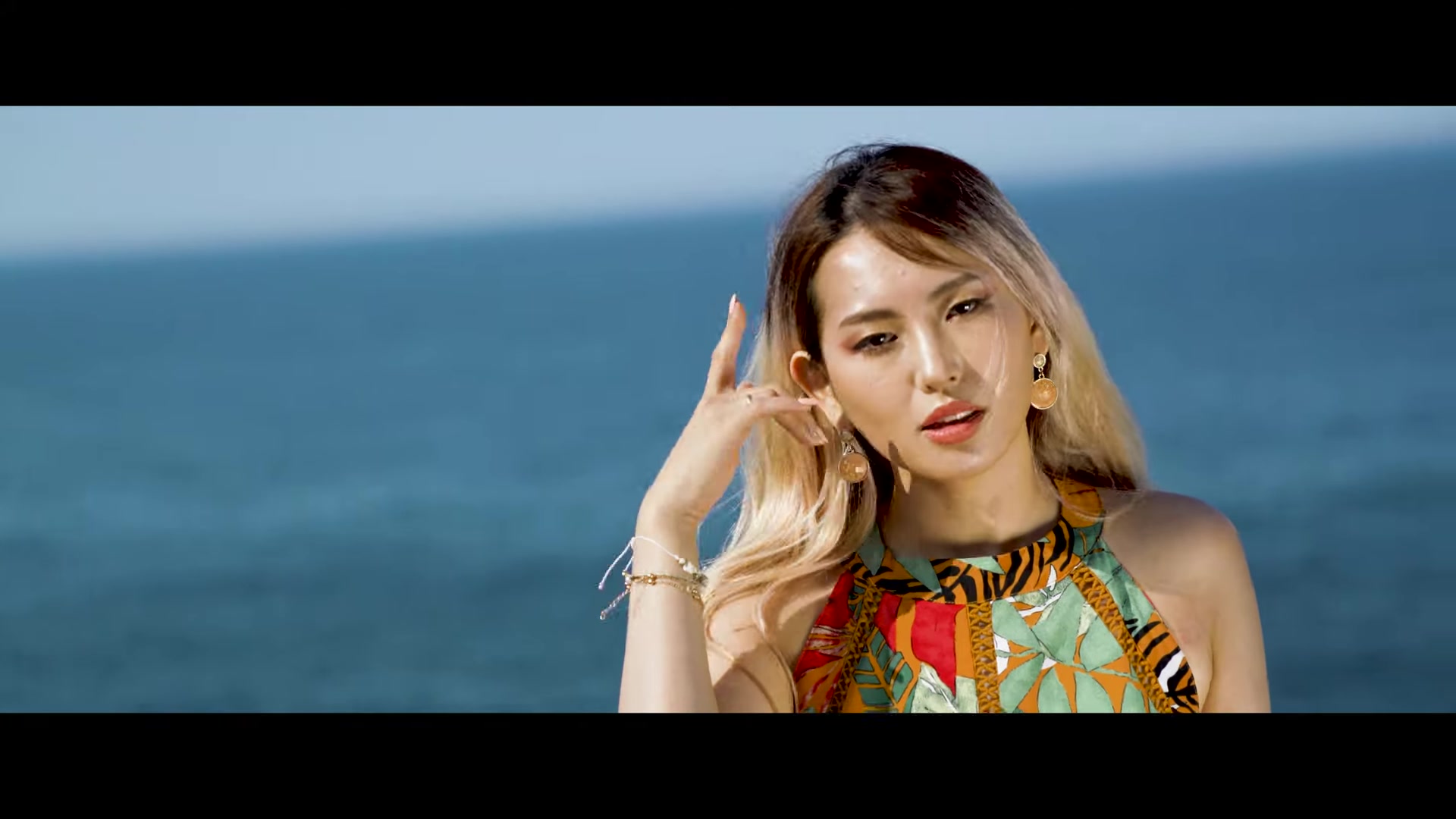 [mv] ella j - ocean view (mi amor) (feat. m.