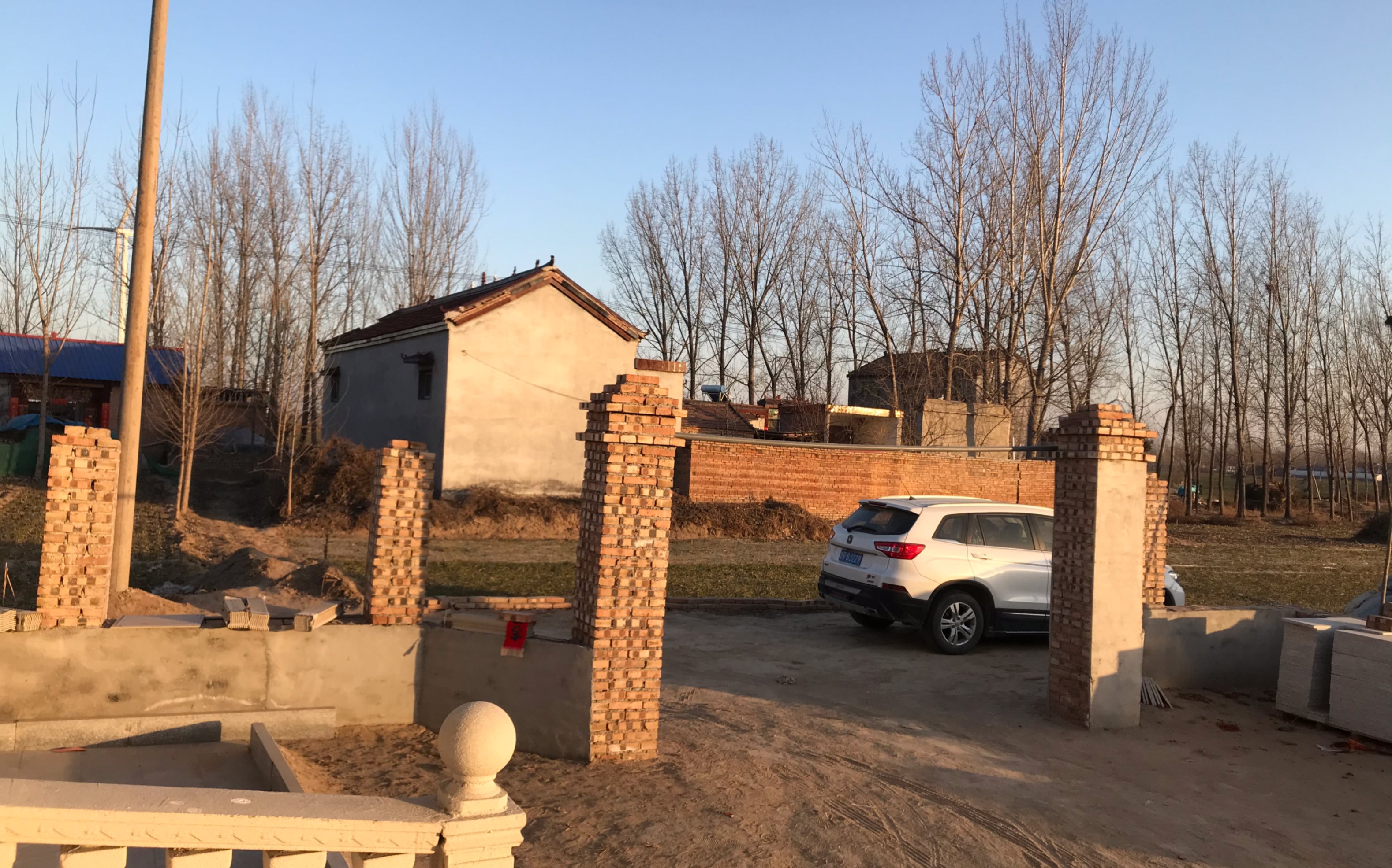 2023年春节,鲁西南农村老家过年,新房前拍摄