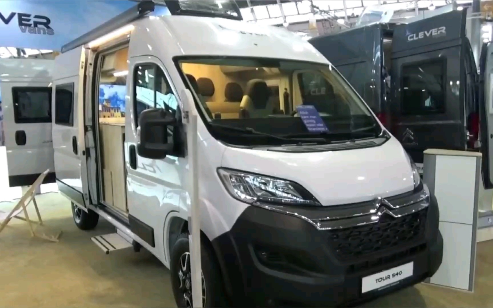 2023新款雪铁龙540房车 外观和内饰