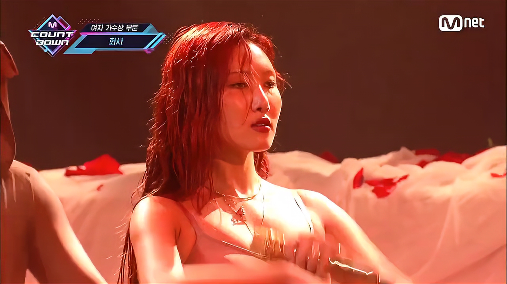 华莎mamamoo《maria》2020mama特别提名舞台