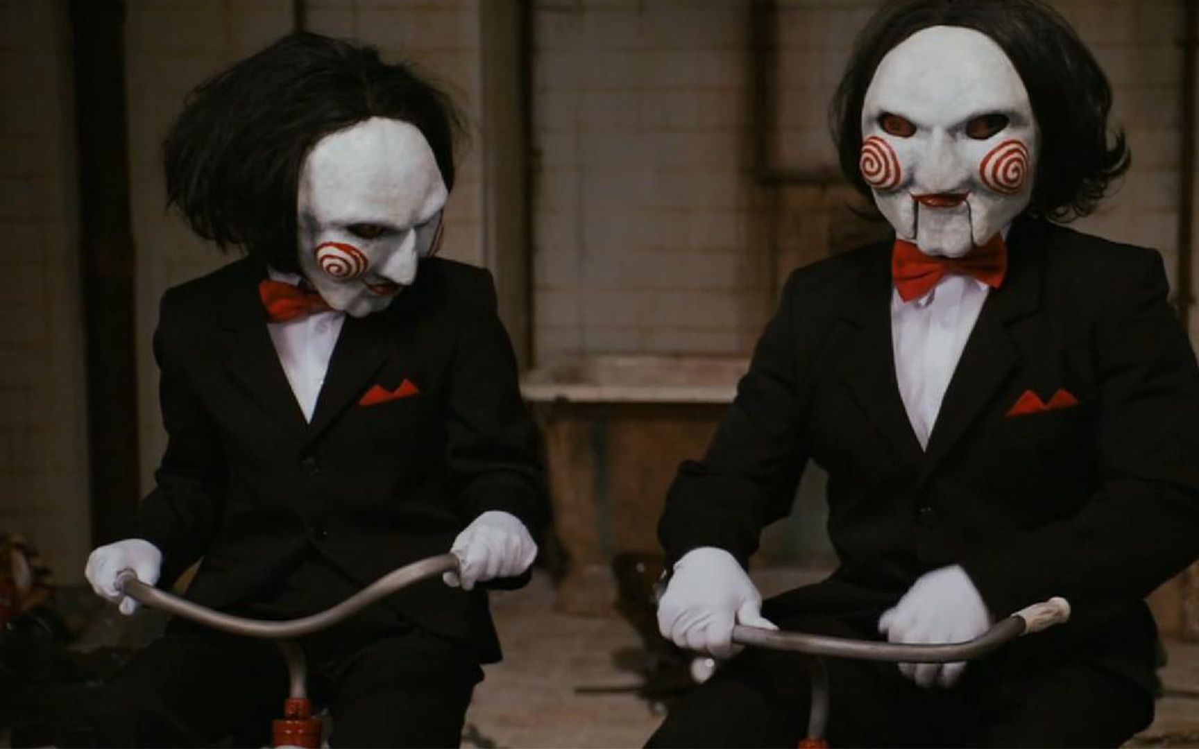 竖锯生了鬼娃?爆笑恐怖电影,不笑你顺着网线来打我《惊声尖笑4》