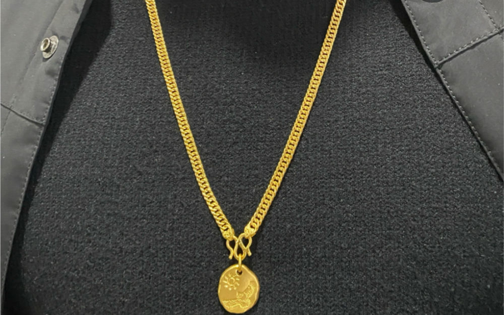 潍坊小哥哥定制的马鞭项链金饼吊坠