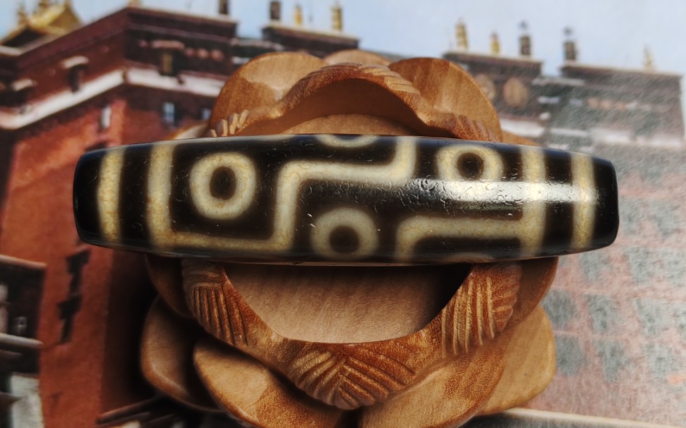 藏传建成牙黄九眼天珠_哔哩哔哩_bilibili