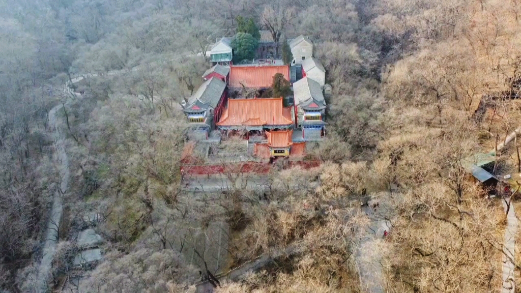 皇藏峪,一片肃杀生冷之气,恍惚间仿佛冬日的紫金山,夜梦方回.哔哩哔哩bilibili