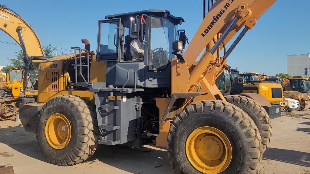 上海龙工五吨加长臂装载机铲车