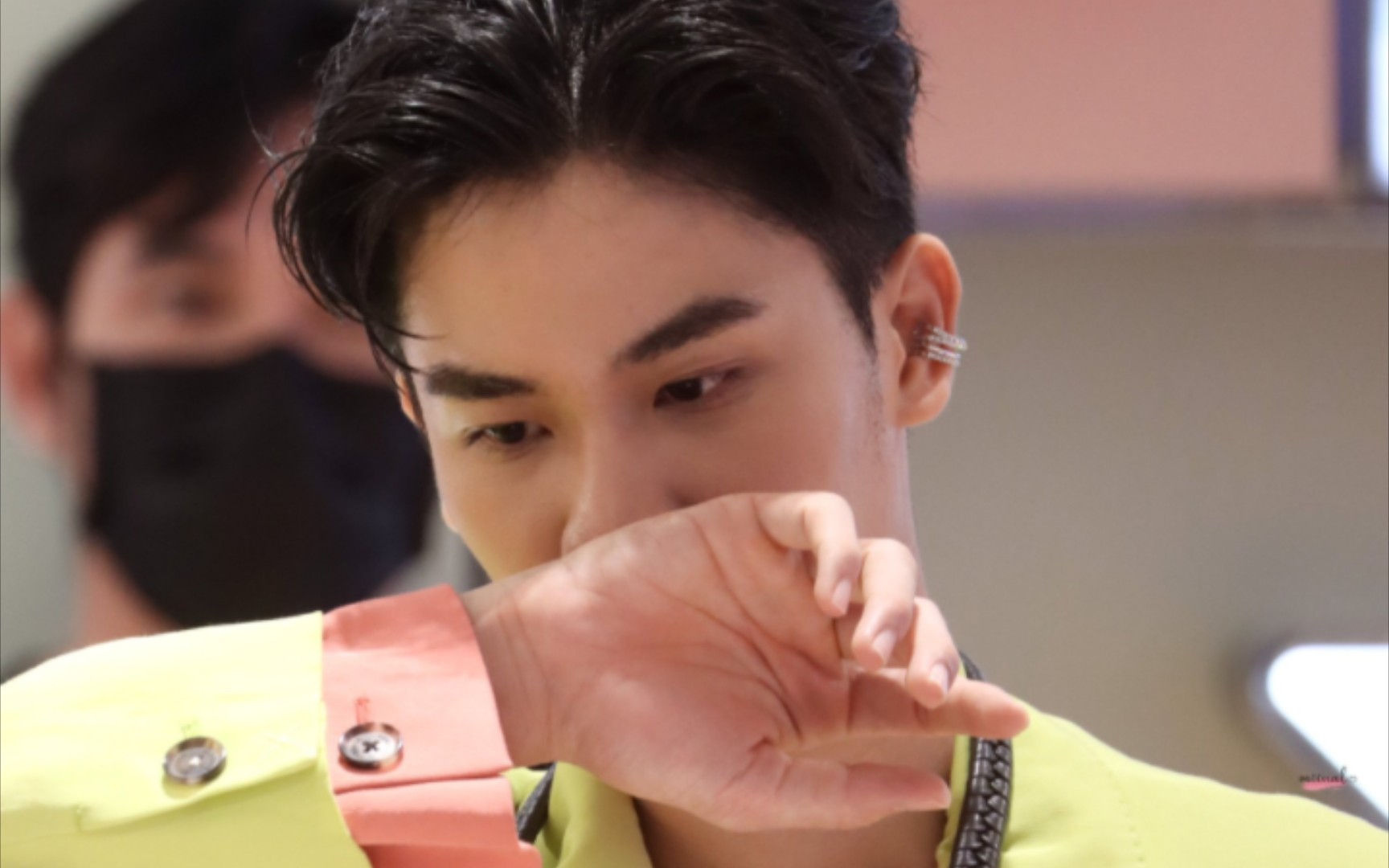 【taywan】 想埋在林阳的胸肌里流泪