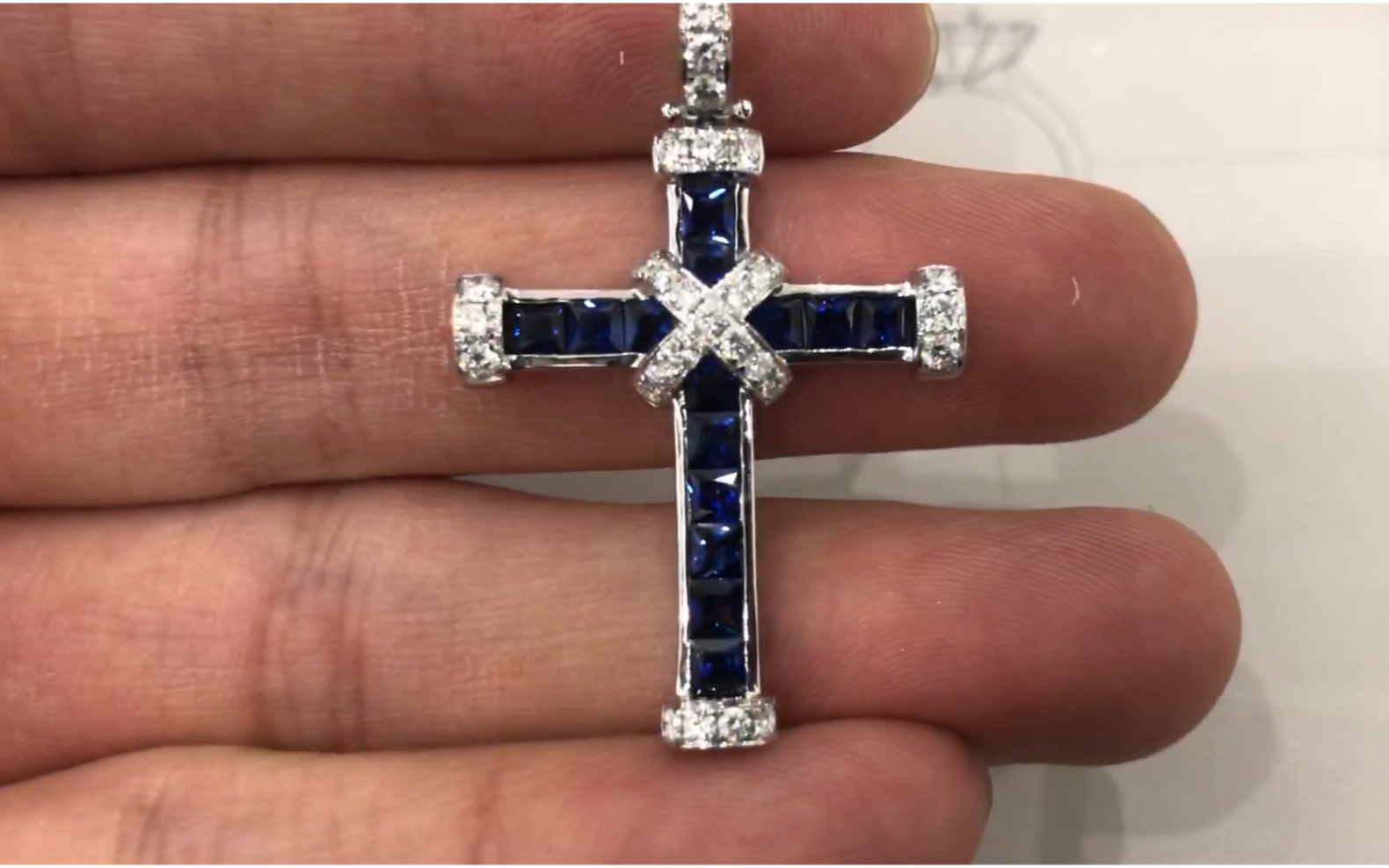 「和锦珠宝」蓝宝石十字架