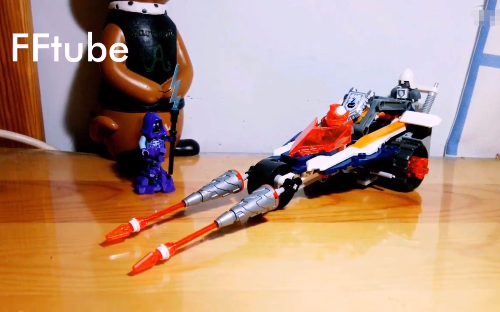 乐高速组乐高未来骑士团70348兰斯的变形长枪战车飞飞的拼装时间