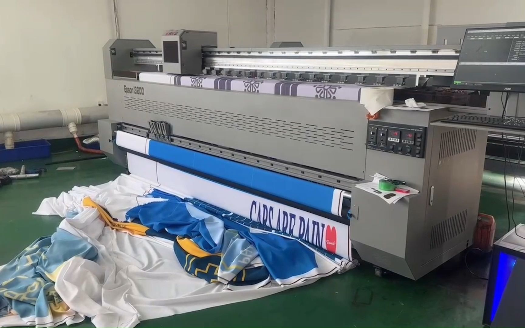 解决大型材质难以喷绘问题,打印简单化,高通3.2热升华旗帜机