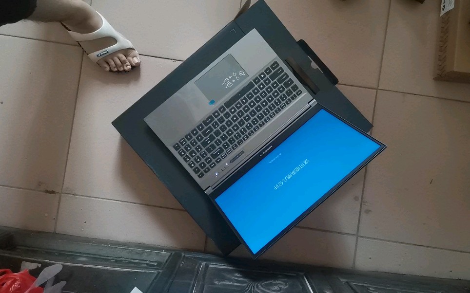 活动作品机械革命z2airs简简单单开个箱