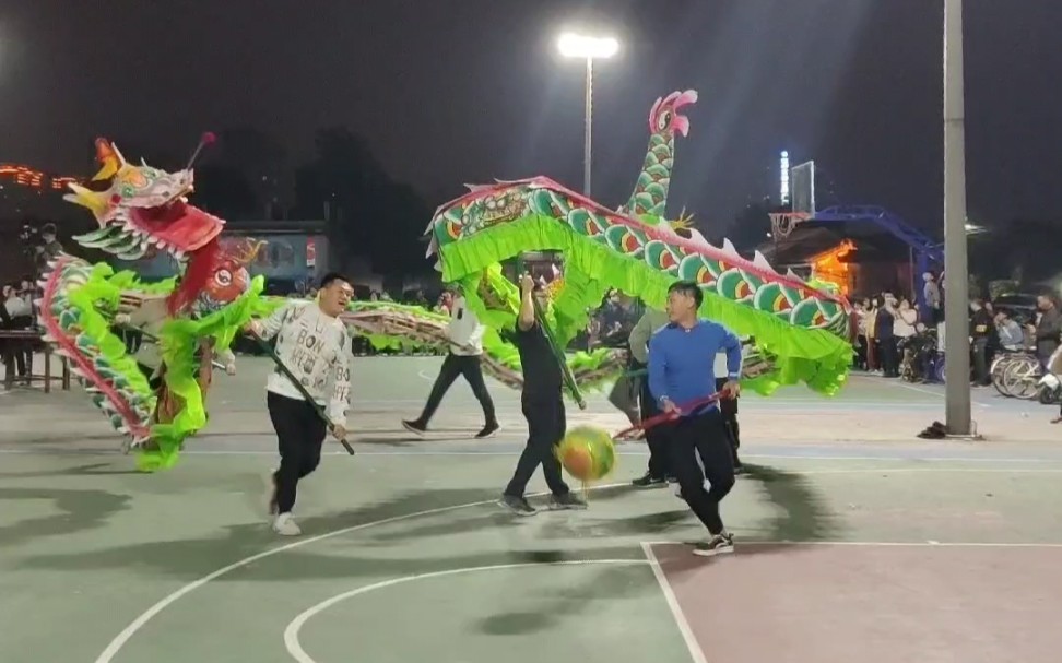 今年广东卫视春晚节目单可以看出,阵容庞大,有些浓厚的本土特色,确实值得期待哔哩哔哩bilibili