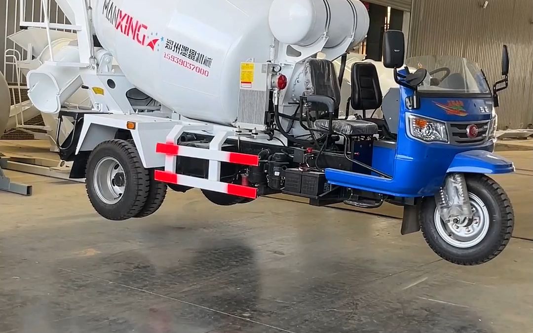 轮搅拌罐车,农村施工方便可搅拌可运输 #混凝土搅拌车 #小型水泥罐车