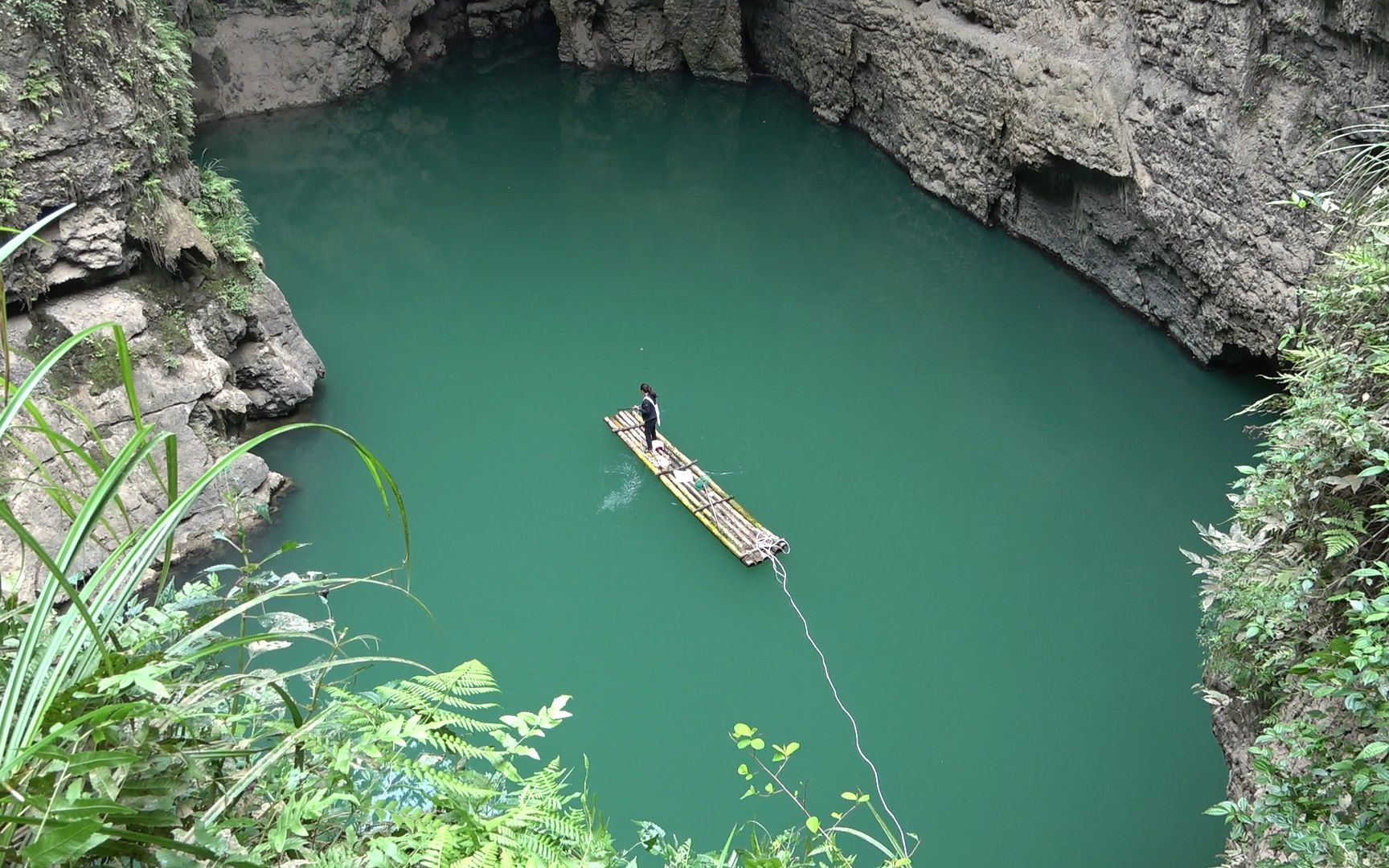 溪水深潭图片图片