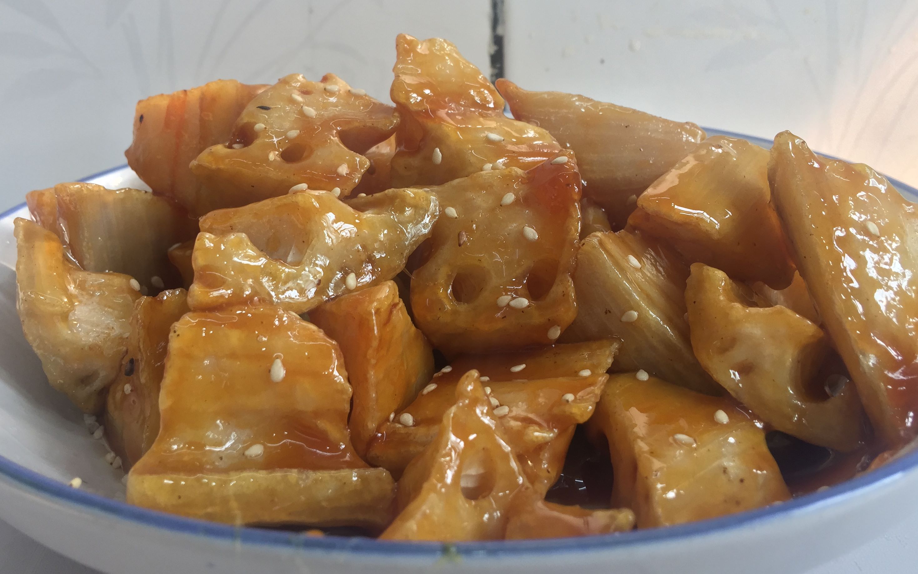 拔丝莲藕的做法