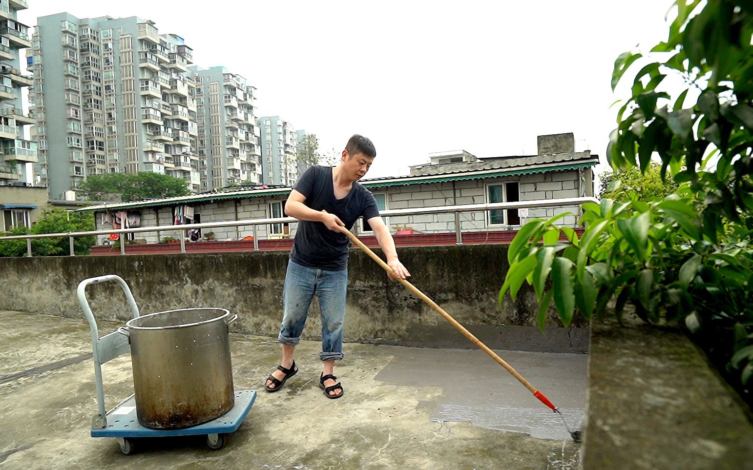 火哥的楼顶菜园这样做防水行吗?80平米花了多少钱?哔哩哔哩bilibili