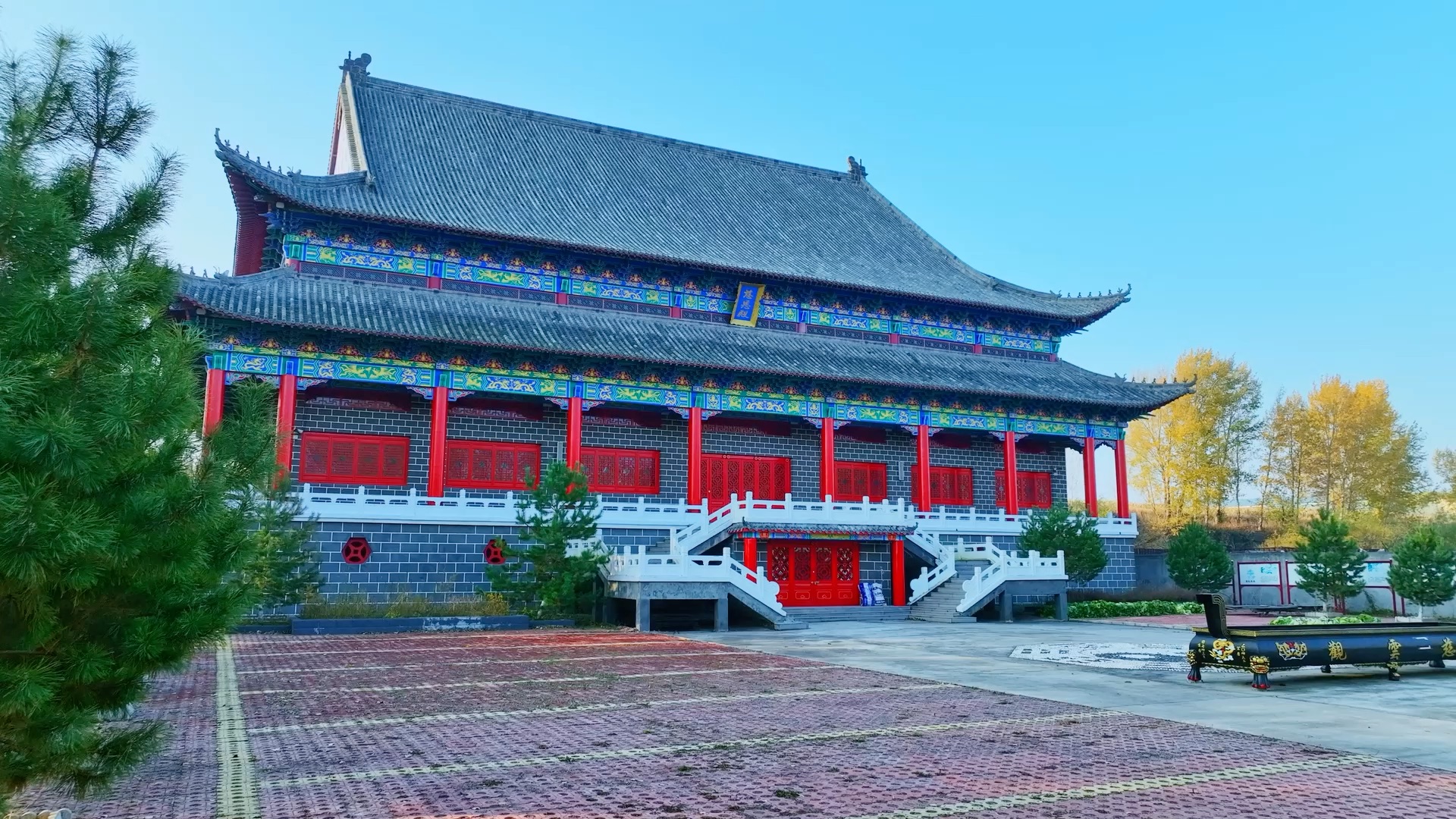 道教24雷衙中第十六雷衙就在关帝殿,也是黑龙江省唯一所雷衙道观.